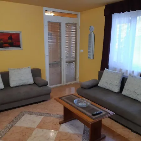 Brill Apartmanhaz Siofok * Siófok